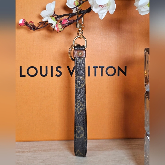 Authentic LOUIS VUITTON Gold Keychain With Monogram Canvas Strap - Picture 1 of 11